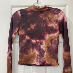 L High Neck Tie-Dye Long Sleeve